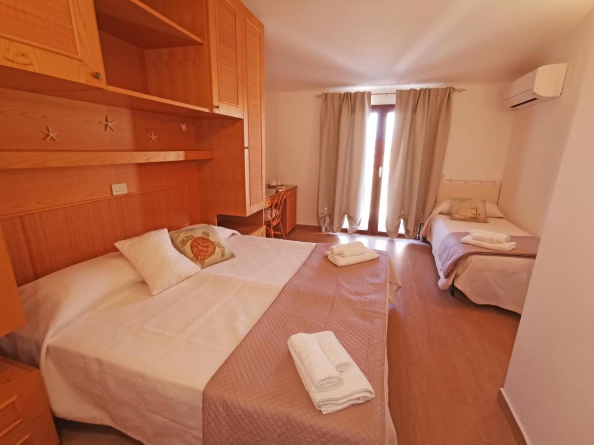 Hotel Del Porto Палау Екстериор снимка