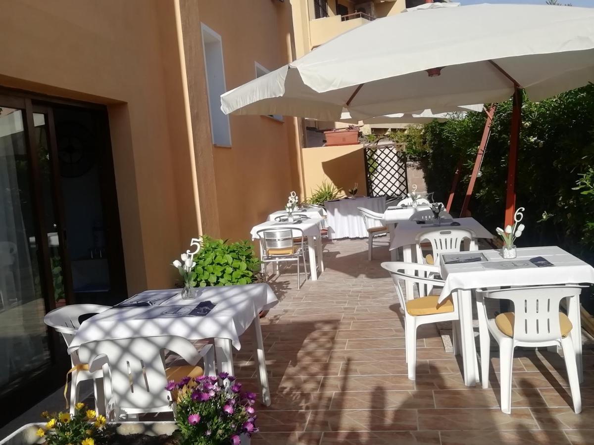 Hotel Del Porto Палау Екстериор снимка