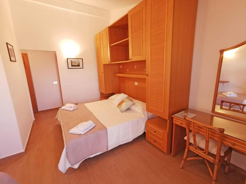 Hotel Del Porto Палау Екстериор снимка